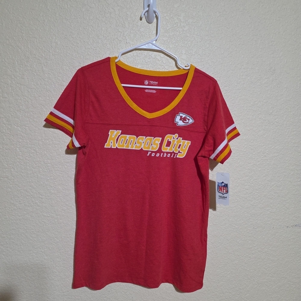 Team Apparel Kansas City Chiefs Women's V-neck T-shirt Red Size Large